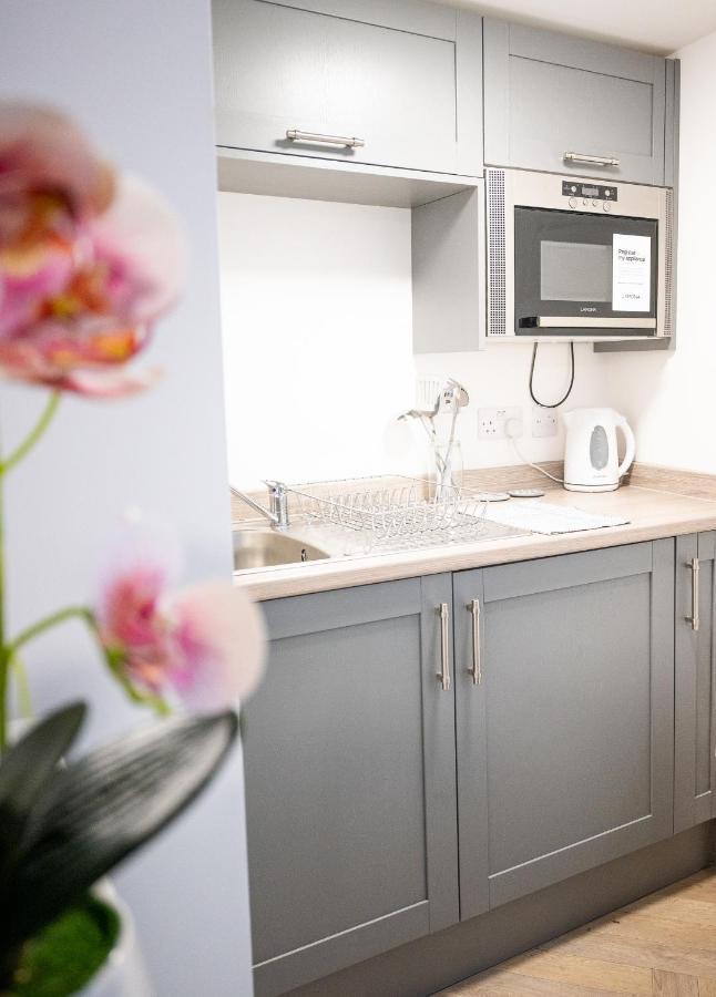 Elmo River Studios - 6 En-Suites In Wallasey - Easy Parking - Short And Long Stays Welcome Extérieur photo